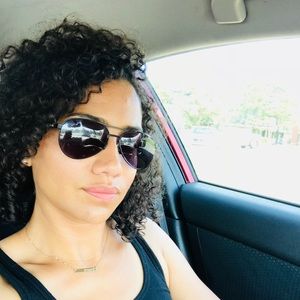 Meet your Posher, Candace